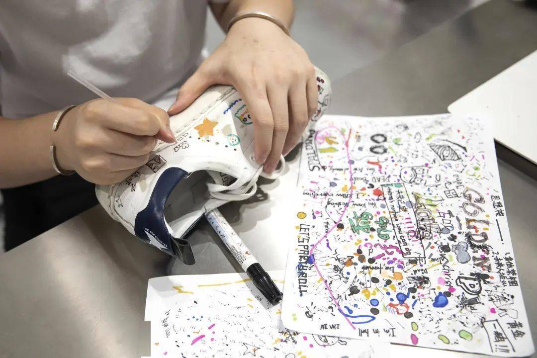 丨定制你的浪漫让爱步步生花k8凯发国际女